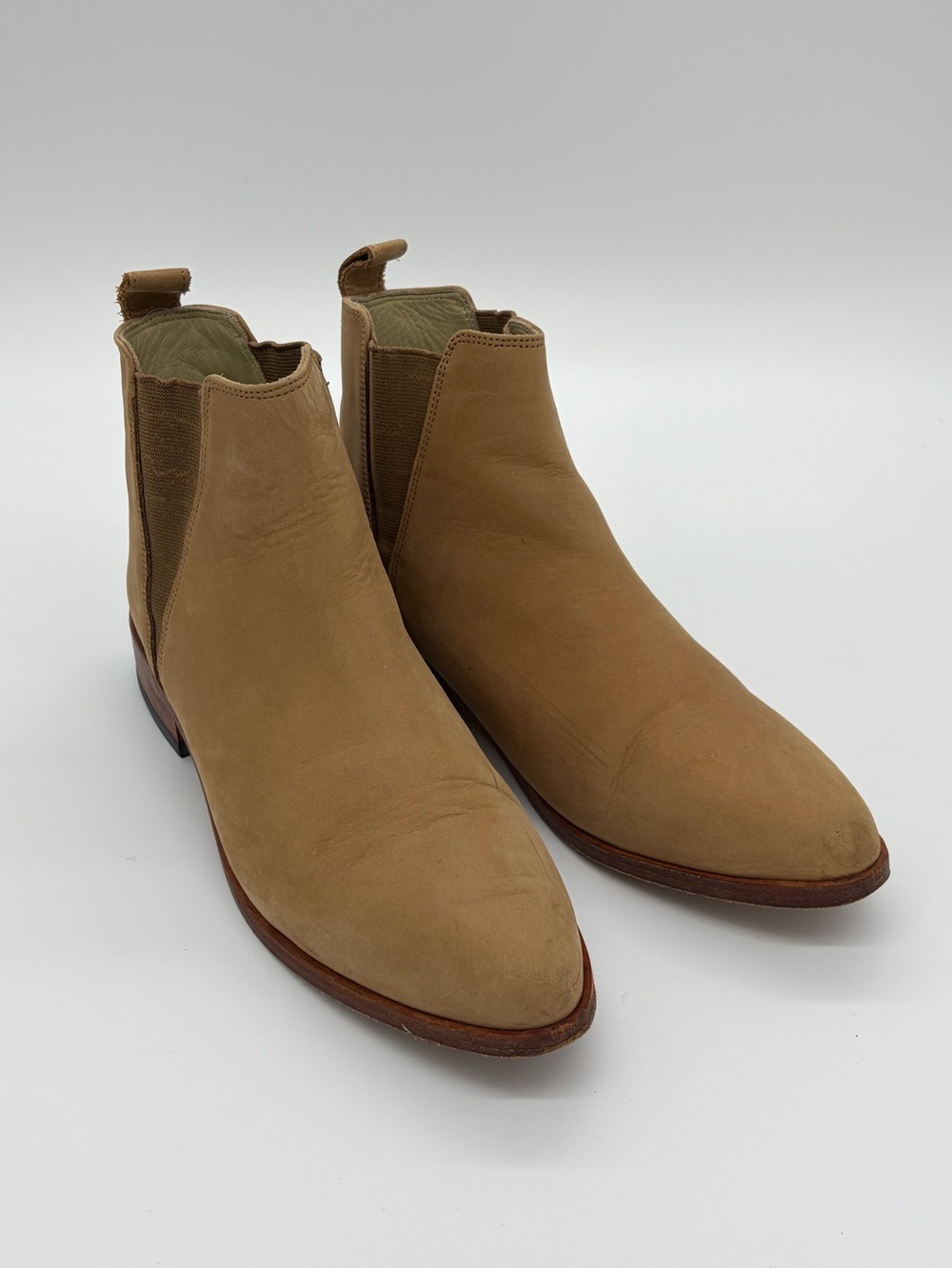 Nisolo Women's Eva Chelsea Everyday Ankle Boots in Tan - 8-1/2